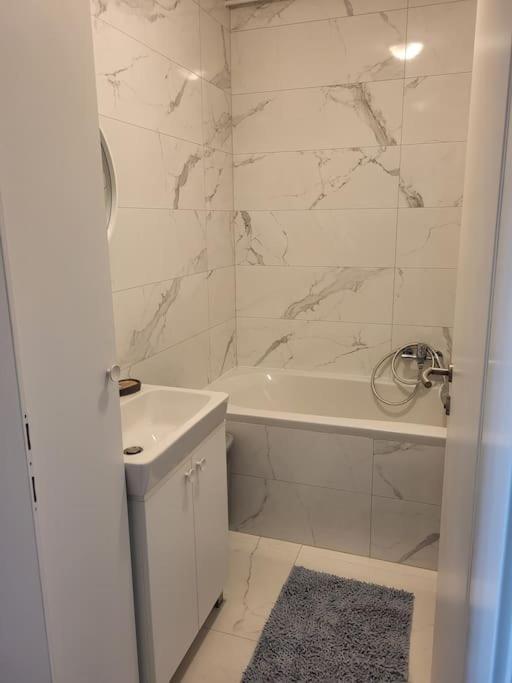 Novoureden Stan Apartment Velika Gorica Luaran gambar