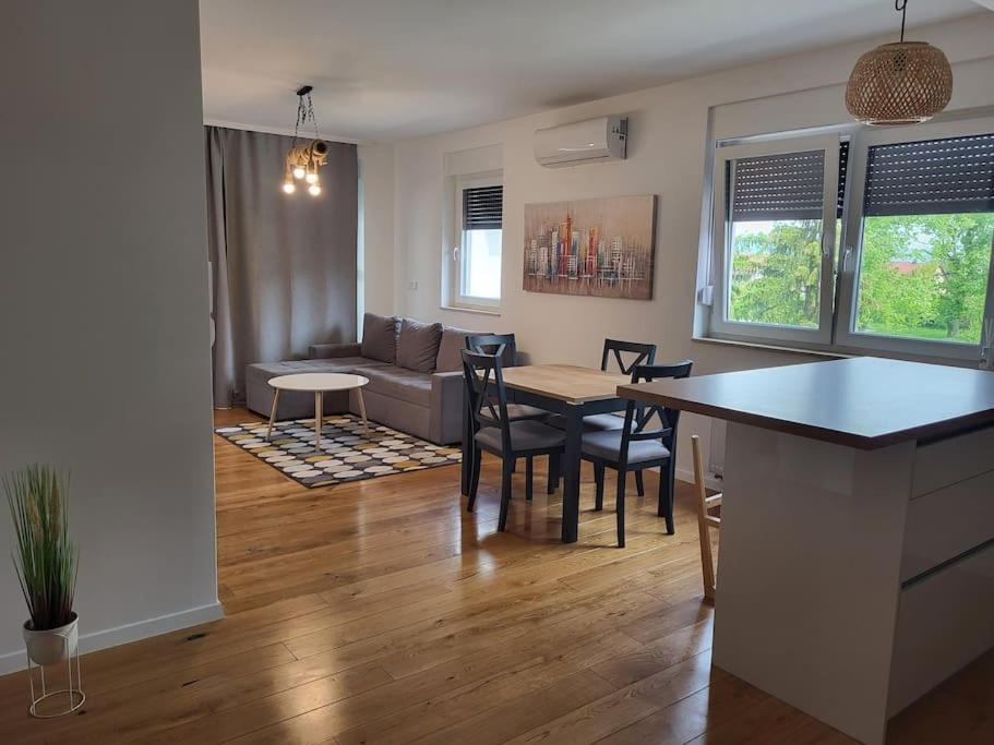 Novoureden Stan Apartment Velika Gorica Luaran gambar