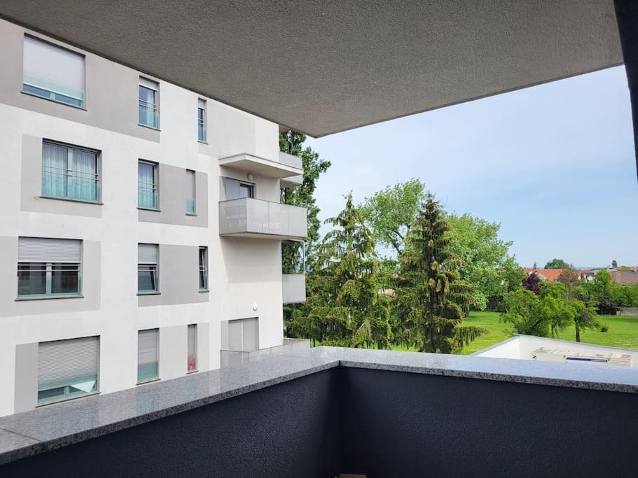 Novoureden Stan Apartment Velika Gorica Luaran gambar