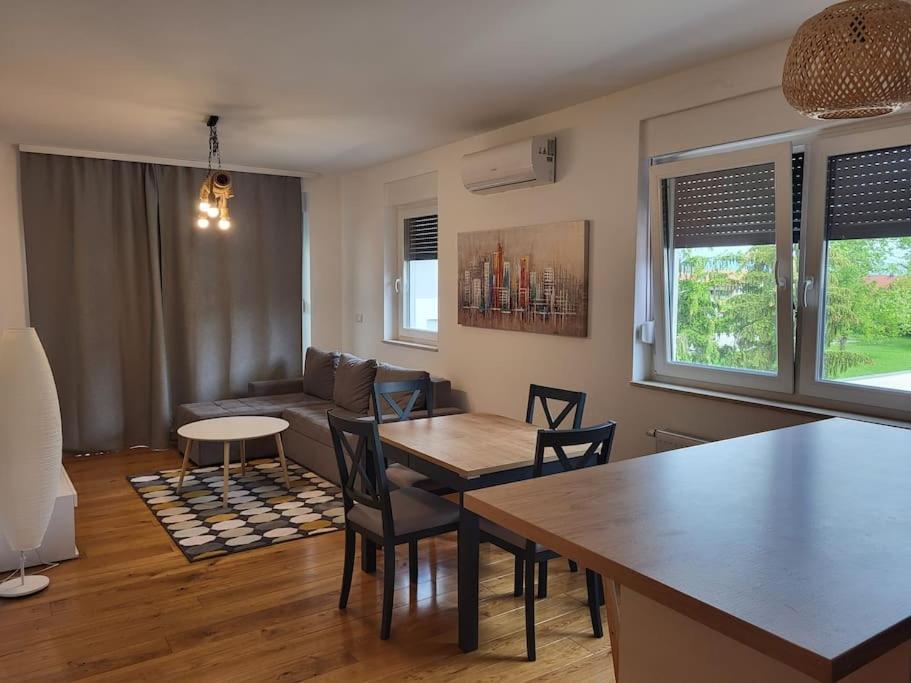 Novoureden Stan Apartment Velika Gorica Luaran gambar